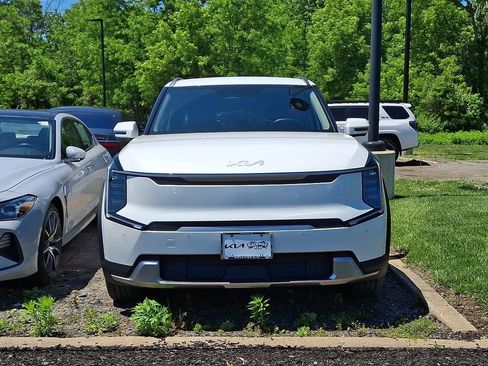 Certified 2024 Kia EV9 Wind AWD/4WD image 2