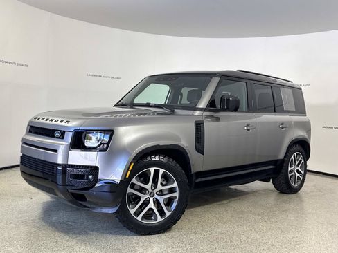 Used 2025 Land Rover Defender 110 X-Dynamic SE AWD/4WD image 1