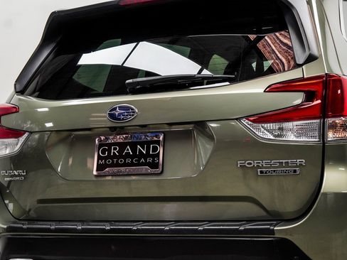 Used 2019 Subaru Forester Touring image 12