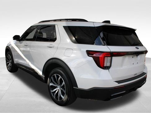 Used 2025 Ford Explorer ST-Line AWD/4WD image 13