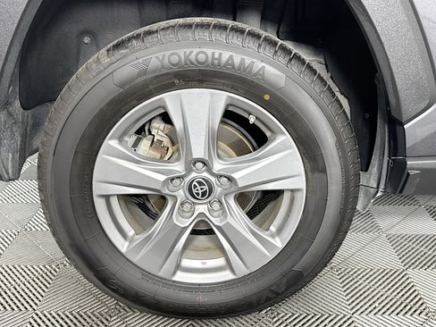Used 2022 Toyota RAV4 LE AWD/4WD image 55