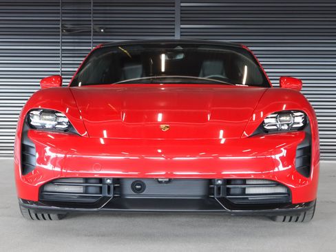 Used 2024 Porsche Taycan GTS image 8