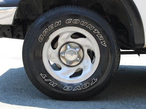 Used 2000 Ford F150 XLT AWD/4WD image 19