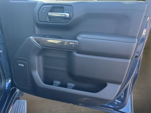 Used 2019 Chevrolet Silverado 1500 LTZ w/ LTZ Plus Package image 12