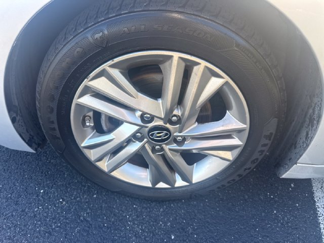 Used 2019 Hyundai Elantra SEL FWD image 9