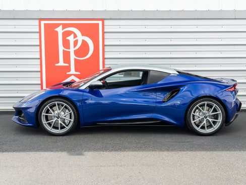 Used 2026 Lotus Emira RWD image 39