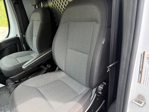 Used 2025 RAM ProMaster 2500 w/ U-Haul Equipment Group image 4