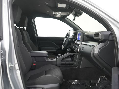 Used 2025 Toyota 4Runner SR5 AWD/4WD image 11