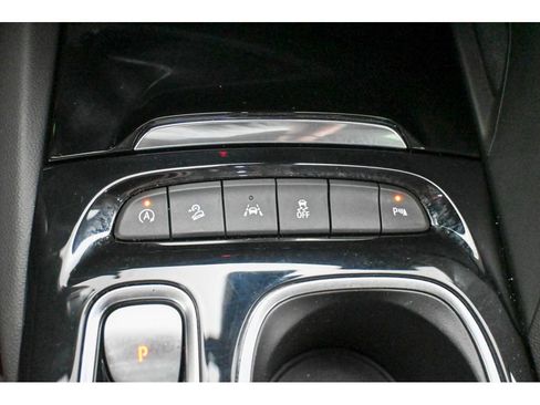 Used 2023 Buick Envision Preferred image 38