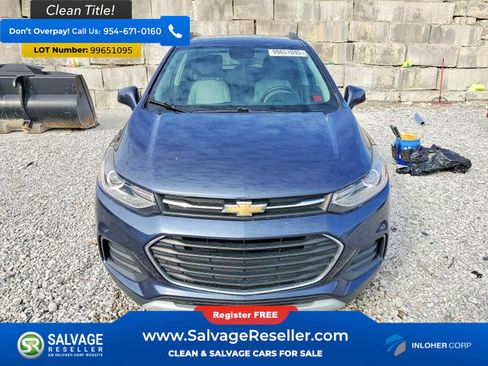 Used 2018 Chevrolet Trax LT w/ Driver Confidence Package image 2
