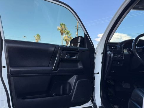 Used 2020 Toyota 4Runner TRD Pro AWD/4WD image 40