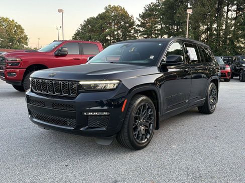Used 2023 Jeep Grand Cherokee L Summit w/ Advanced Protech Group IV AWD/4WD image 2