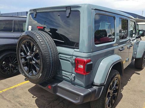 Used 2025 Jeep Wrangler Unlimited Sahara w/ Safety Group AWD/4WD image 4