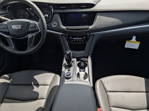 Used 2026 Cadillac XT5 Premium Luxury w/ LPO, Floor Liner Package AWD/4WD image 8