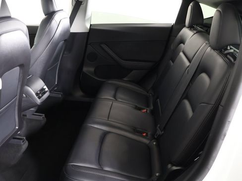 Used 2021 Tesla Model Y Long Range image 37