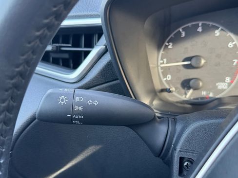 Certified 2024 Toyota Corolla Cross LE image 18