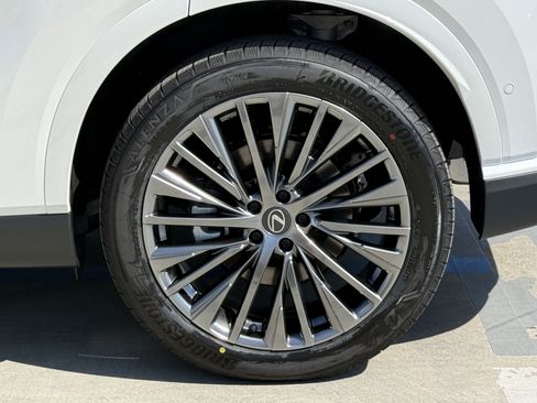 New 2026 Lexus RX 450h AWD image 16