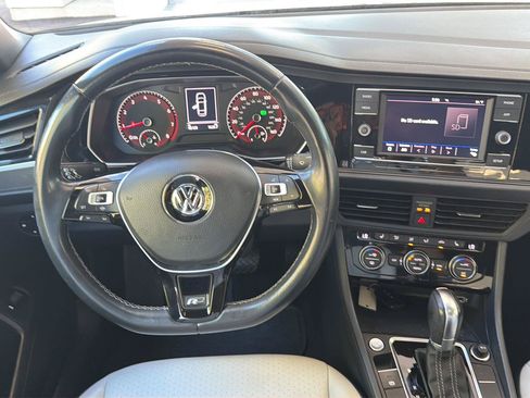 Used 2019 Volkswagen Jetta R-Line FWD image 17