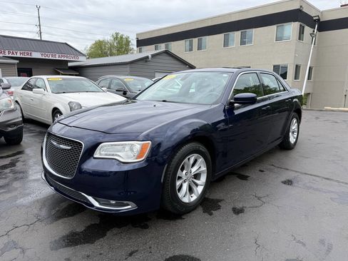 Used 2016 Chrysler 300 Limited RWD image 1