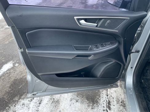 Used 2022 Ford Edge SEL w/ Convenience Package image 11