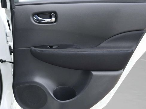 Used 2018 Nissan Leaf SV image 29