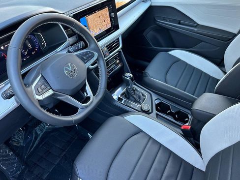 New 2026 Volkswagen Taos SEL image 9