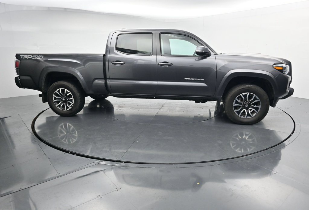 Used 2023 Toyota Tacoma TRD Sport w/ TRD Premium Sport Package AWD/4WD image 9
