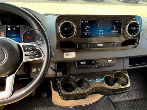 Used 2021 Mercedes-Benz Sprinter 3500 image 6