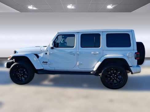 Used 2022 Jeep Wrangler Unlimited High Altitude image 2