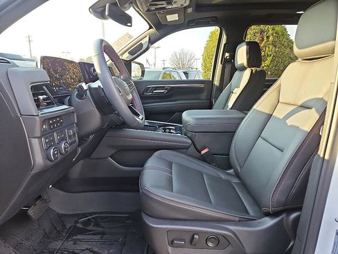 New 2025 Chevrolet Suburban RST w/ RST Capability Package image 9