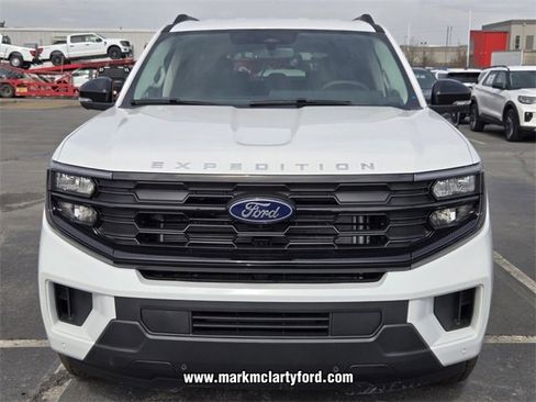 New 2026 Ford Expedition Active image 14