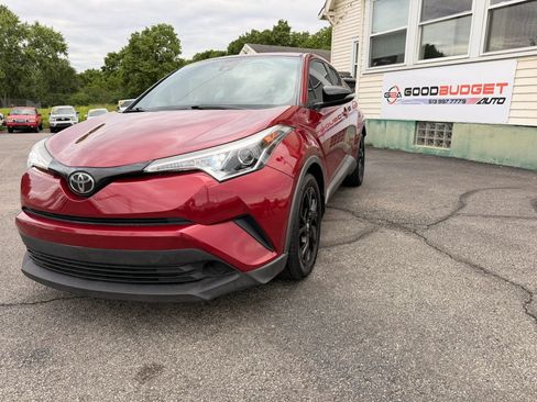 Used 2018 Toyota C-HR XLE FWD image 1