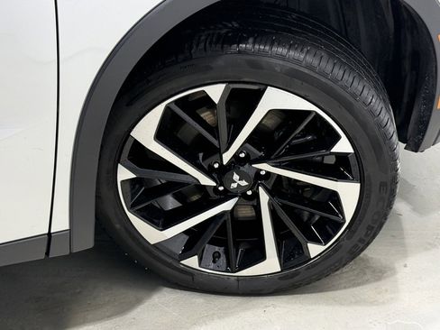 Used 2024 Mitsubishi Outlander SE image 13