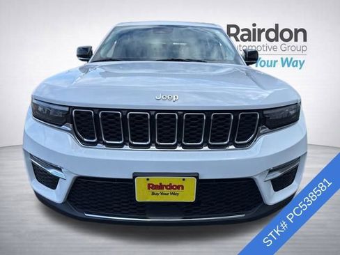 Used 2023 Jeep Grand Cherokee Limited image 2