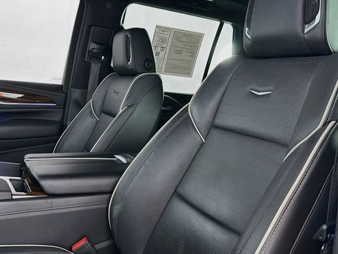 Used 2023 Cadillac Escalade Premium Luxury AWD/4WD image 26