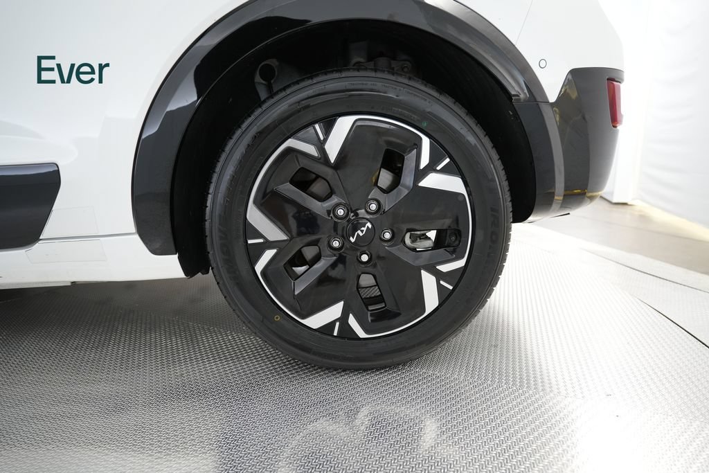 Used 2024 Kia Niro Wave FWD image 9