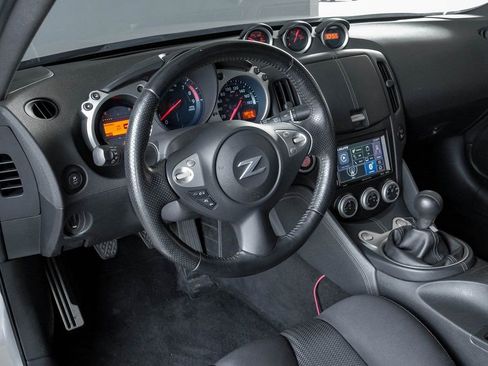 Used 2020 Nissan 370Z Coupe image 14