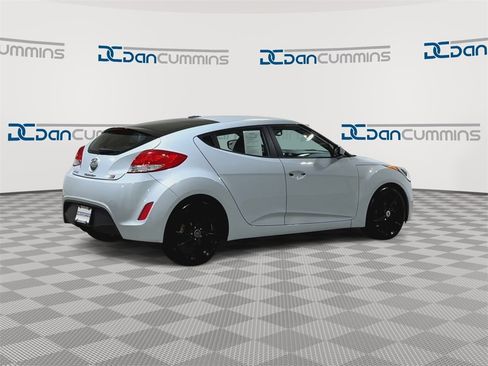 Used 2014 Hyundai Veloster RE:FLEX Edition image 8