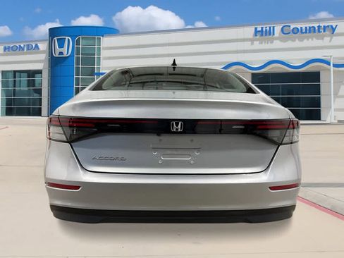 New 2025 Honda Accord SE image 4