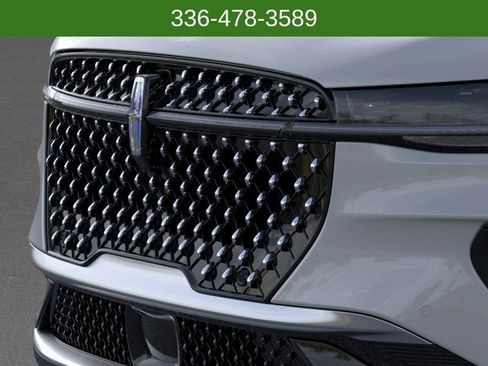 New 2026 Lincoln Nautilus Premier AWD/4WD image 17