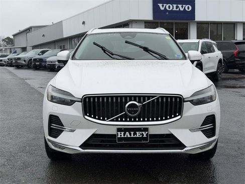 Used 2023 Volvo XC60 B5 Plus image 24