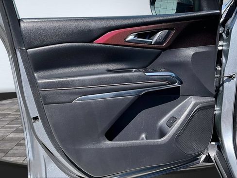 Used 2024 Chevrolet Traverse Z71 w/ LPO, Floor Liner Package AWD/4WD image 13