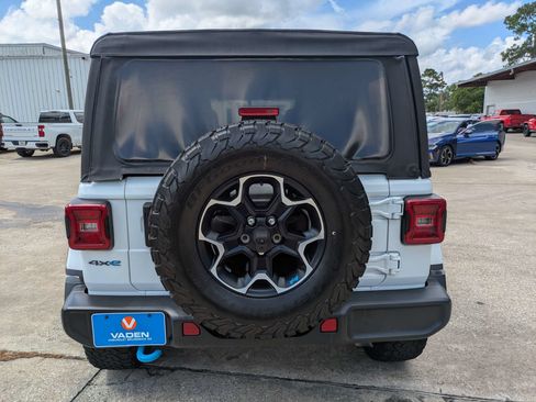 Used 2022 Jeep Wrangler Unlimited Rubicon 4xe AWD/4WD image 25