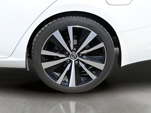 Used 2020 Nissan Altima 2.5 SR FWD image 9