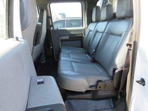 Used 2019 Ford F750 2WD Crew Cab Super Duty image 9