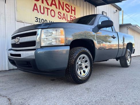 Used 2010 Chevrolet Silverado 1500 W/T w/ LS Package image 5