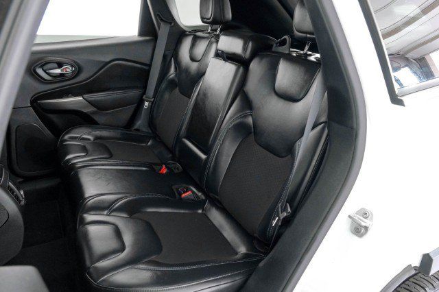 Used 2021 Jeep Cherokee Latitude Plus AWD/4WD image 46