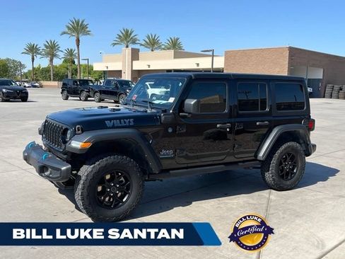 Used 2024 Jeep Wrangler Unlimited AWD/4WD image 1