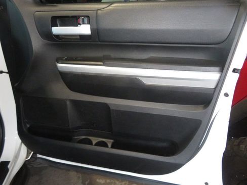 Used 2017 Toyota Tundra SR5 image 36