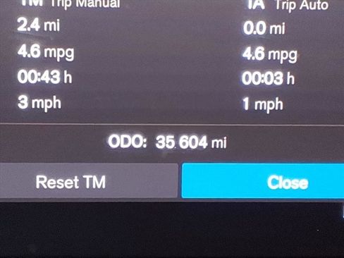 Certified 2023 Volvo XC60 B5 Plus w/ Climate Package image 18